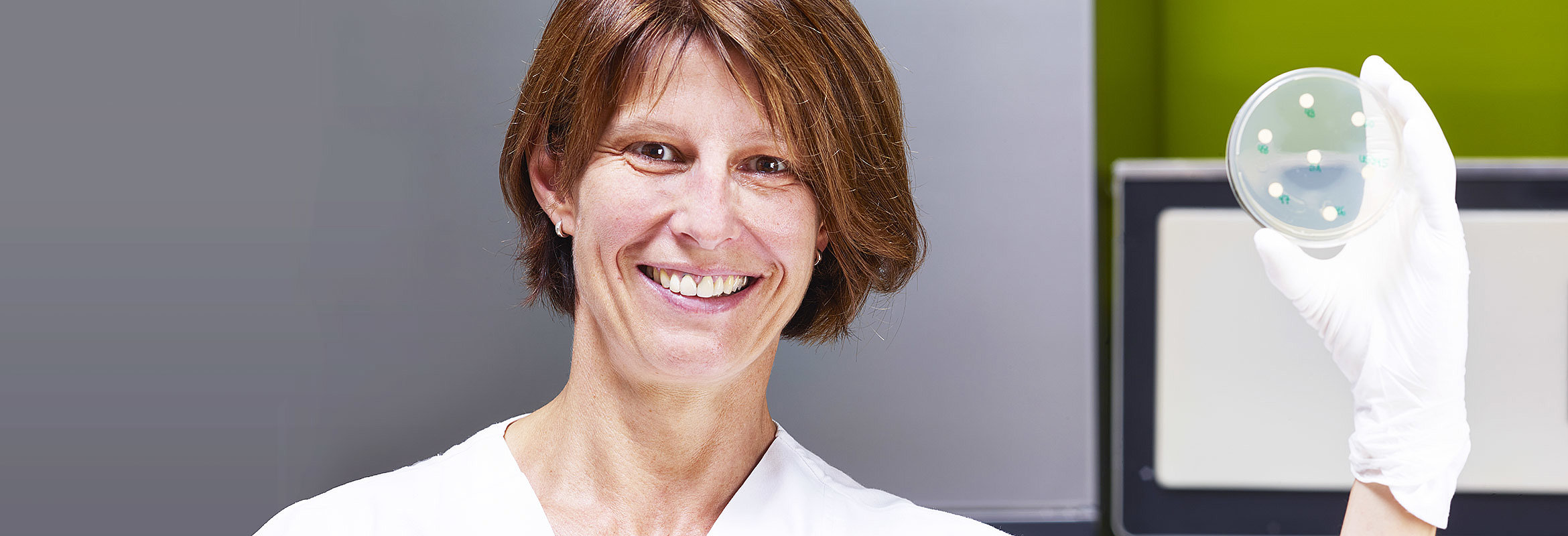 Eine Mitarbeiterin der Labormedizin in Kaiserslautern