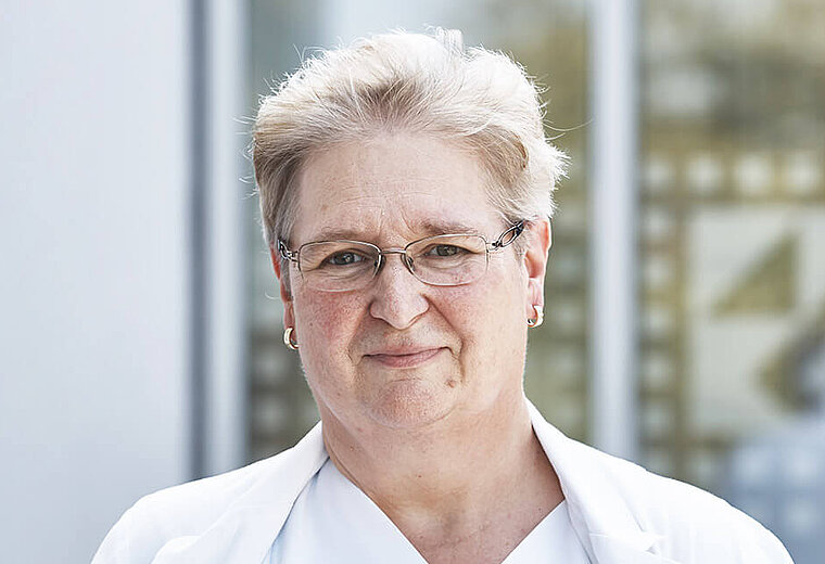 Dr. med. Angela Monreal-Weid Dr. med. Angela Monreal-Weid