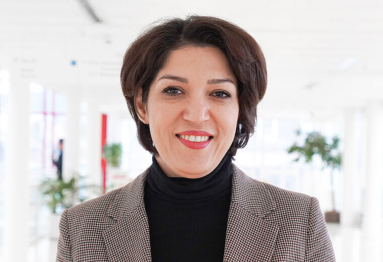   Elaheh Sadat Yazdan Far