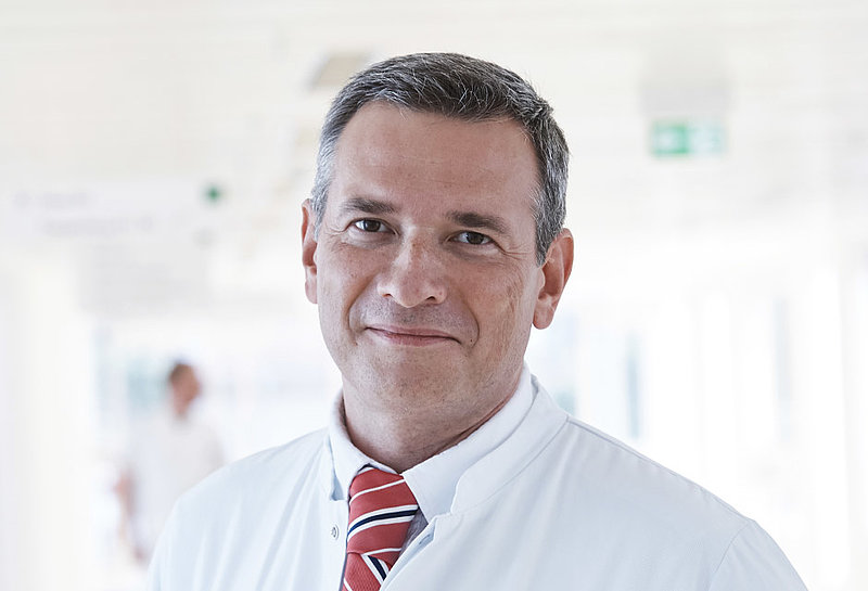 Dr. med. Vladislav Kaplunov, Geschäftsführender Oberarzt der Klinik für Thorax-, Herz- und Gefäßchirurgie in Kaiserslautern