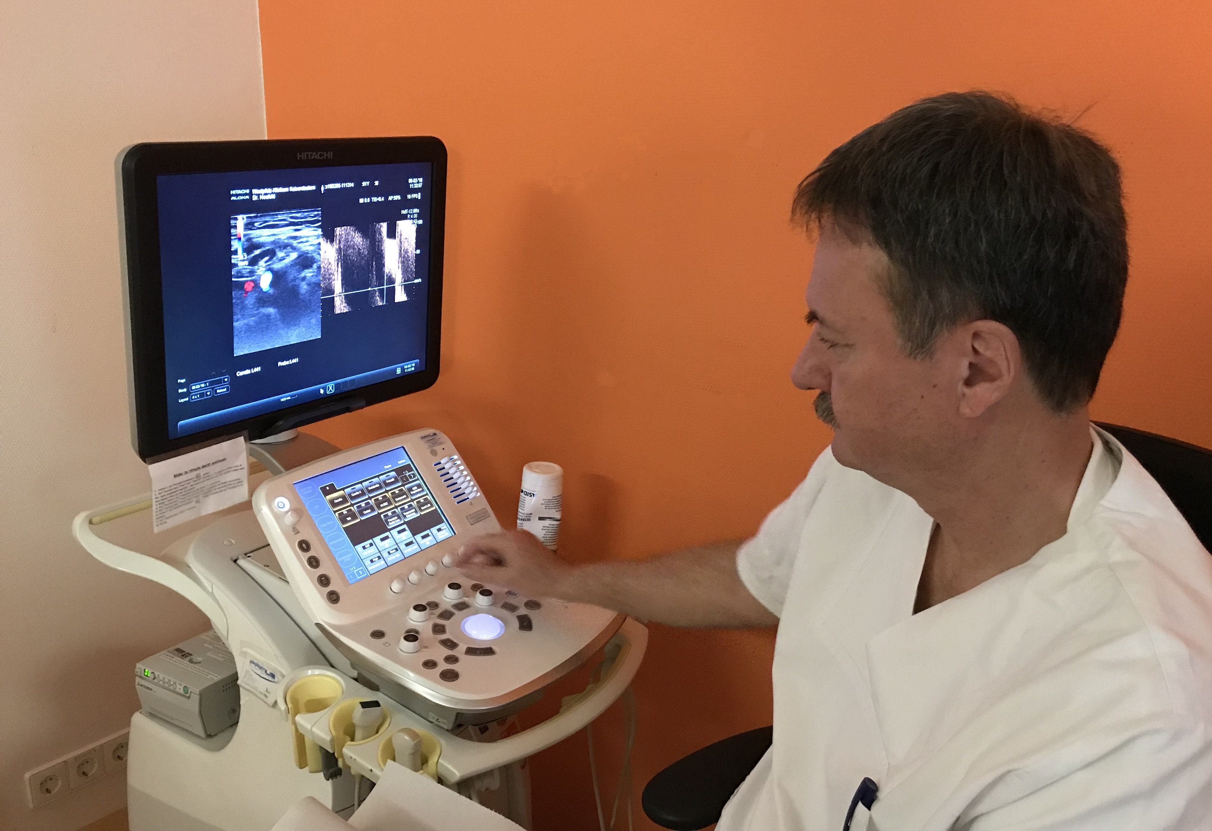 Angiologie Unsere Schwerpunkte ∙ Klinik für Innere Medizin 2 ∙ Kliniken ...