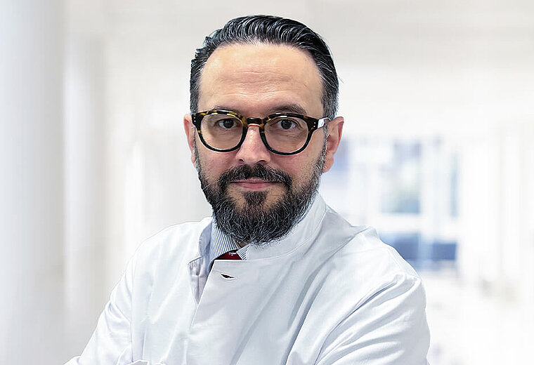 Priv.-Doz. Dr. med.  Roman Gottardi, MBA