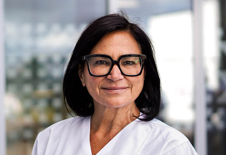 Dr. med.  Esther Müller