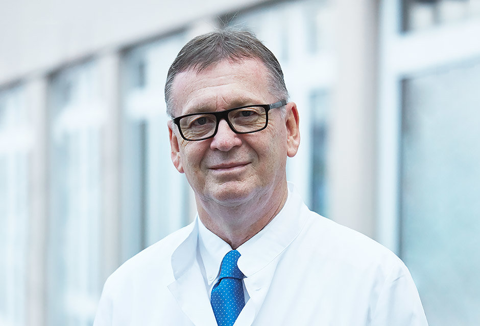 Dr. med. Harald Dinges, Chefarzt der Klinik für Orthopädie und Wirbelsäulenchirurgie in Kusel