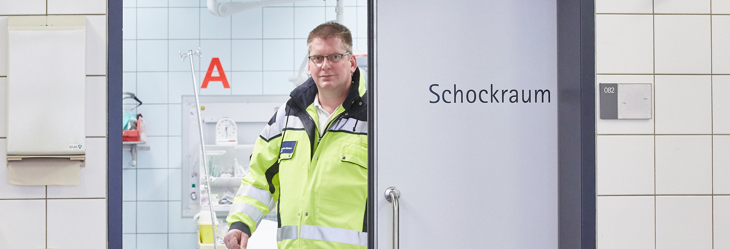 Dr. med. Jens Kling, Chefarzt der Klinik für Anästhesie, Intensiv- und Notfallmedizin Kirchheimbolanden, kommt aus dem Schockraum