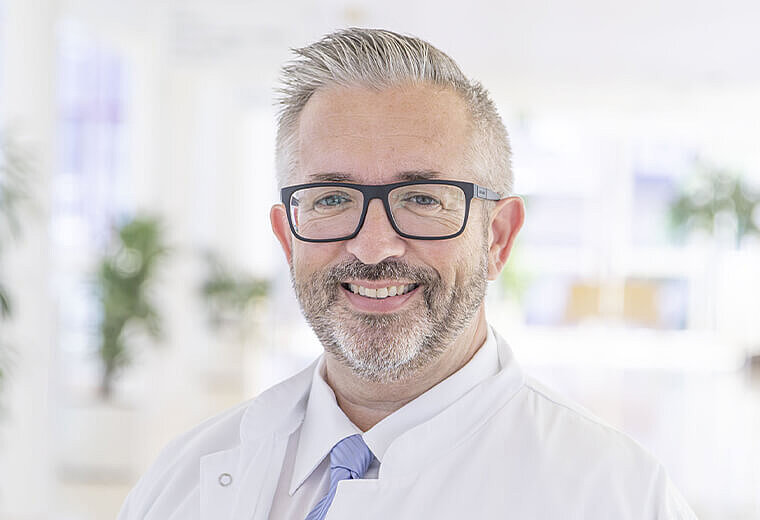 Prof. Dr. med.  Stefan Hofer; MHBA