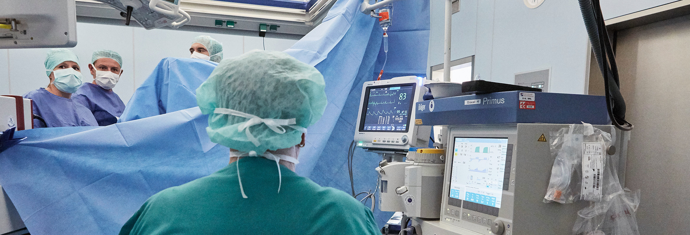 Mitarbeitende der Klinik für Anästhesie, Intensiv- und Notfallmedizin Kirchheimbolanden im OP